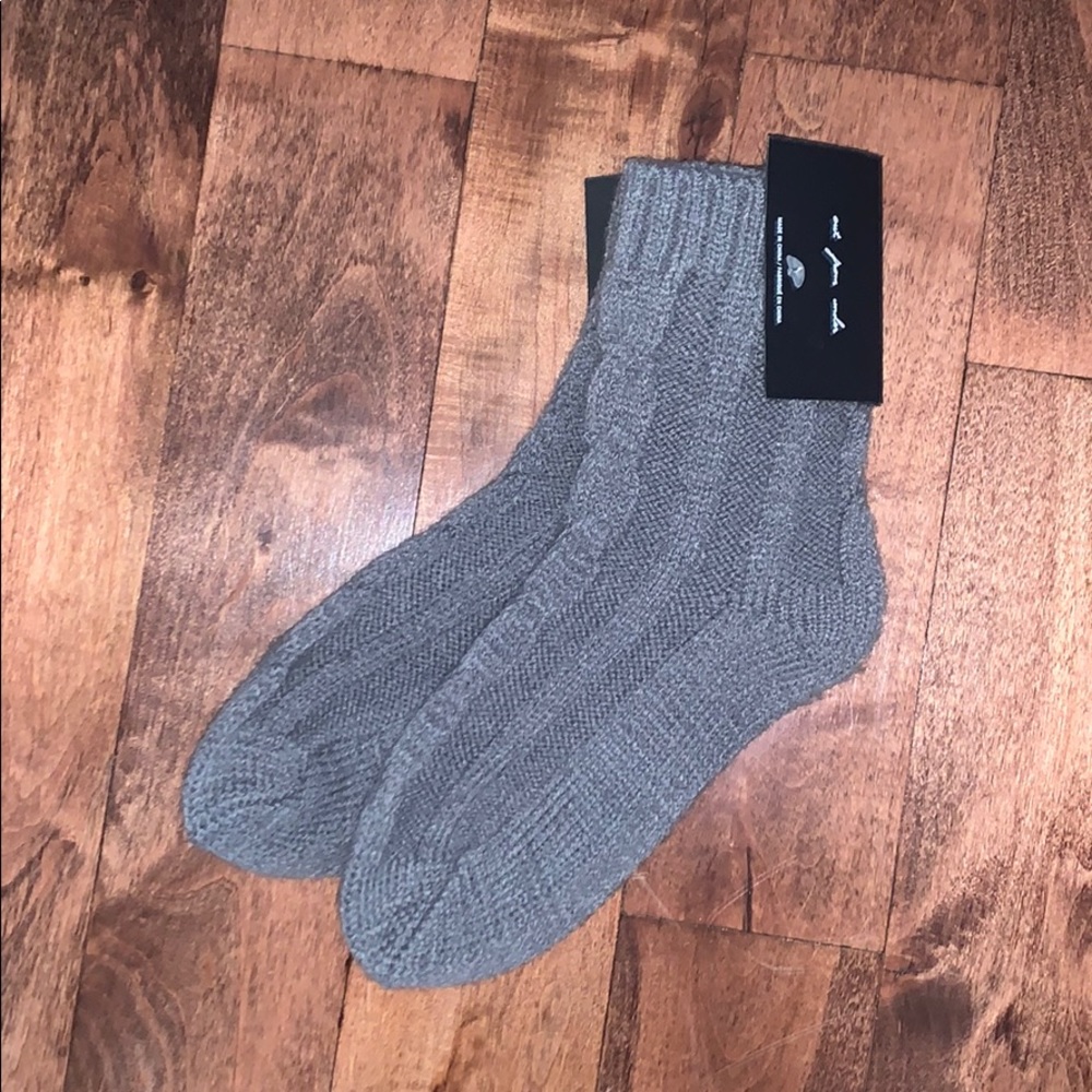 NWT GREY URBANOUTFITTERS CABLE KNIT BOOT SOCK